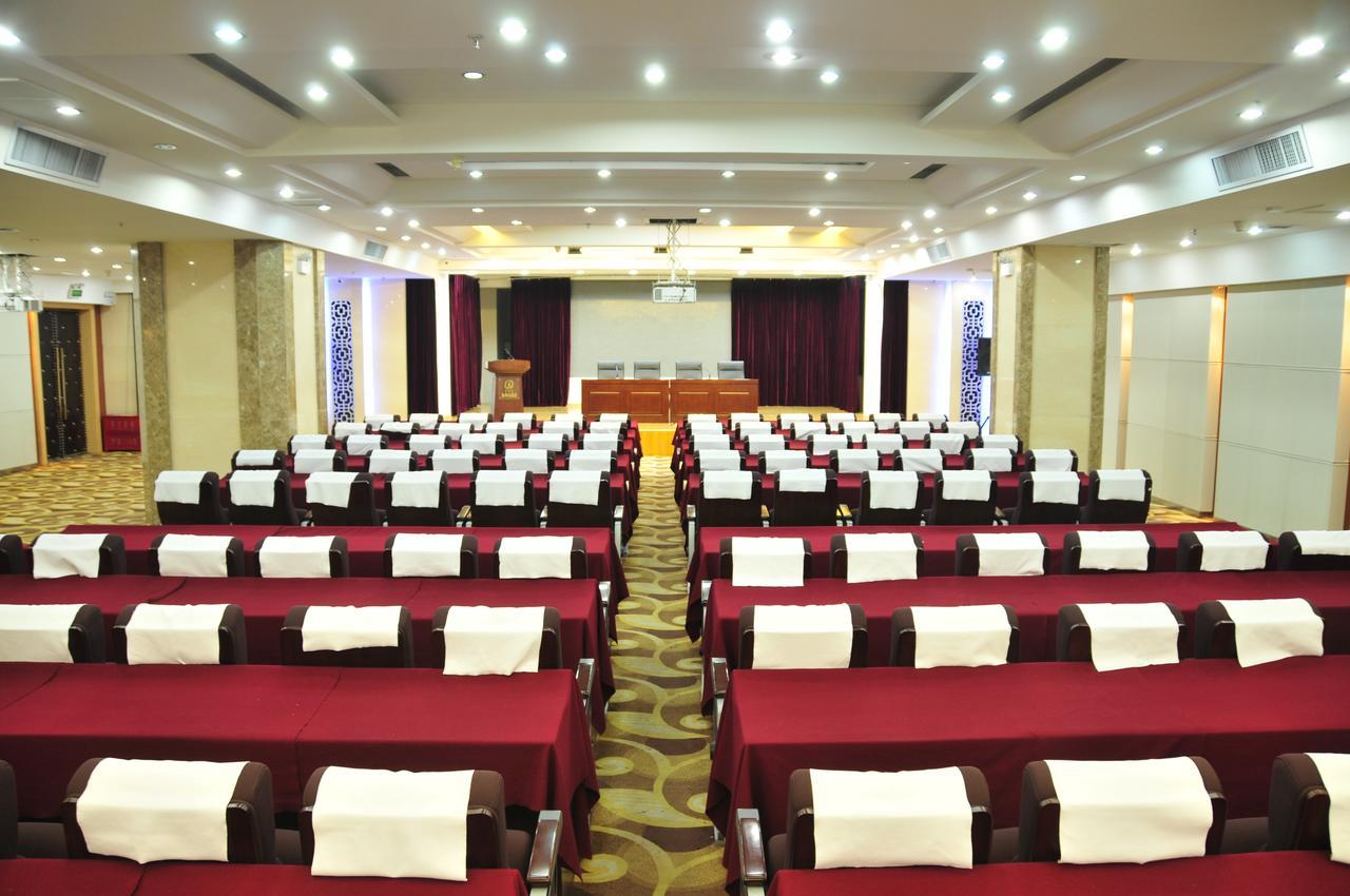 Urumqi Jingu Hotel Exterior photo